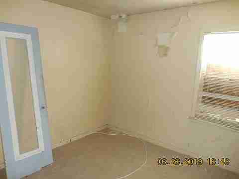 10035 Montrose (21)_m.jpg